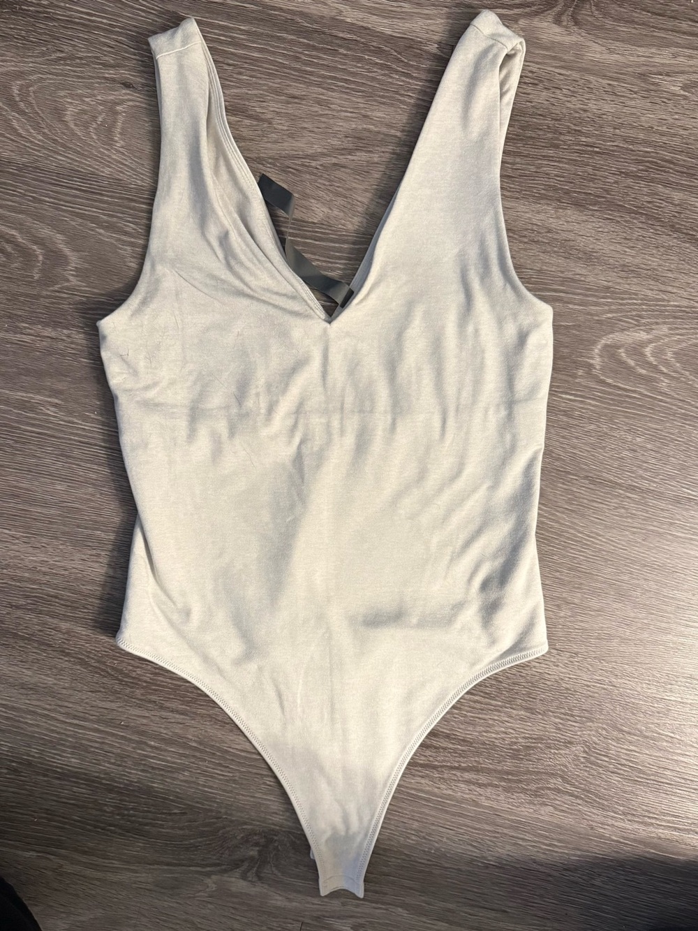 Vuori V-Neck Sleeveless Bodysuit - Light Gray Large